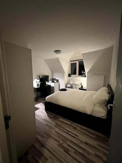 Room 404 - Eindhoven - By T&S. Екстериор снимка